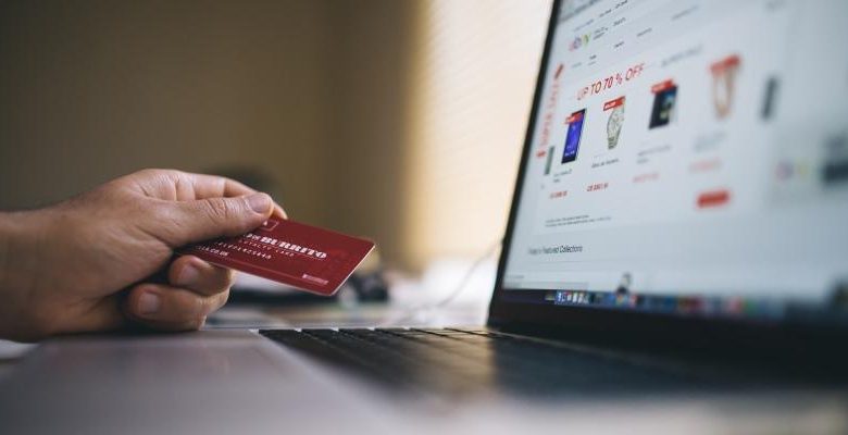 صورة لـ 7 نصائح أساسية للخدمات المصرفية عبر الإنترنت لجعل التعاملات أكثر أمانًا | Banking-Safety-Featured