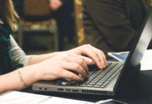 صورة لـ 6 تطبيقات أساسية للكمبيوتر المحمول للمُستخدمين الذين يُسافرون بكثرة | best-laptop-apps-header-1