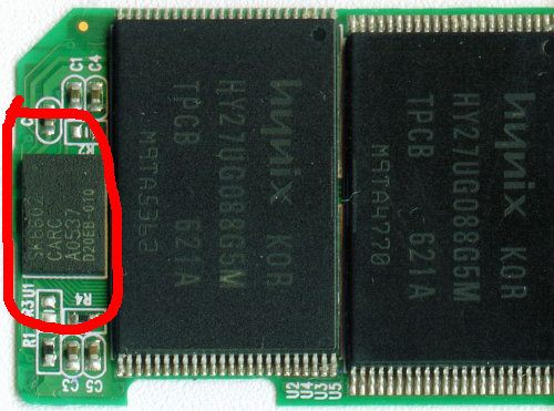 صورة لـ مقارنة بين بطاقة SD و SSD : ما هو الفرق حقًا؟ دعونا نتعرف | sdnand-chips-DzTechs