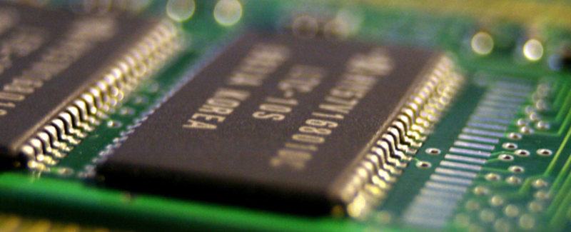 صورة لـ مقارنة بين بطاقة SD و SSD : ما هو الفرق حقًا؟ دعونا نتعرف | sdnand-memorychips-DzTechs