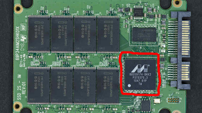 صورة لـ مقارنة بين بطاقة SD و SSD : ما هو الفرق حقًا؟ دعونا نتعرف | sdnand-ssd-DzTechs