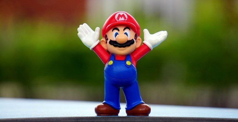 صورة لـ كيفية إضافة المزيد من الألعاب إلى أجهزة NES و SNES Mini Classic الخاصة بك | nintendo-super-mario-featured