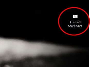 صورة لـ تحتاج إلى ترك الكمبيوتر الخاص بك؟ 7 طرق لإيقاف تشغيل شاشة Windows بسرعة | Windows-PC-Screen-Off-BAT-Script-DzTechs
