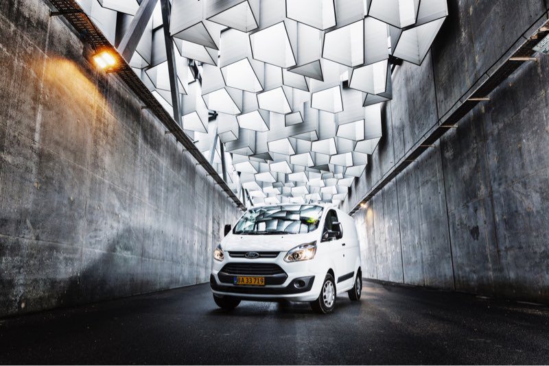 صورة لـ دبي ستقدم لوحات ترخيص ذكية لإعلام المسعفين الطبيين عند وقوع أي حادث | news-smart-license-plates-walls-DzTechs