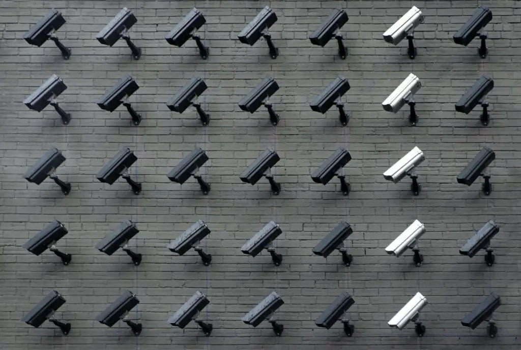 صورة لـ كيفية اختراق و التجسس على الـ iPhone بإستخدام تطبيقات المُراقبة | How-to-Spy-on-iPhone-from-Android-Complete-Guide-1024x689-1