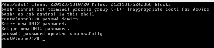 صورة لـ كيفية إعادة تعيين كلمة مرور حساب Root في لينكس | grub-bash-screen-reset-password-DzTechs