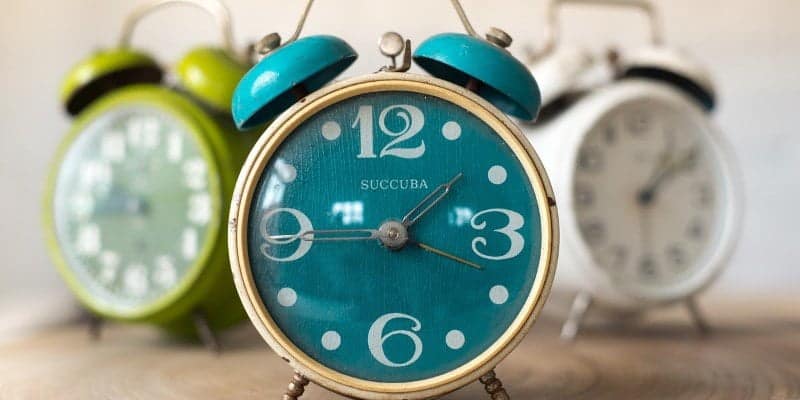 صورة لـ كيفية ضبط المنبهات والمؤقتات في Windows 10 | Windows-Timers-Featured-DzTechs