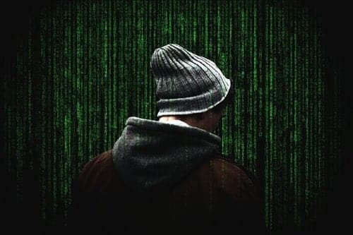 صورة لـ ما هي القرصنة الأخلاقية وكيف تصبح واحدًا منهم؟ | Ethical-Hackers-Hat-DzTechs