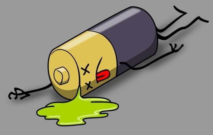 صورة لـ ما مدى أهمية صحة البطارية على الهاتف الخاص بك؟ | does-battery-health-matter-dead-battery-e1544261546213-DzTechs