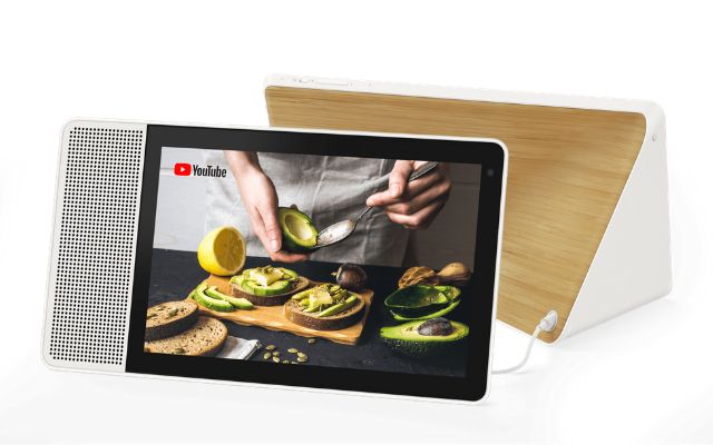 صورة لـ ما هي أجهزة العرض الذكية وما يمكنك القيام بها؟ | smart-displays-lenovo-DzTechs