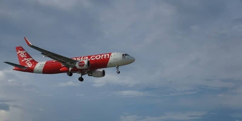 صورة لـ كيف تعمل خدمة Wi-Fi أثناء الطيران؟ | Featured-Air-Asia-DzTechs