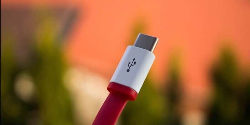 صورة لـ ستُضيف خطط جديدة لـ USB-C نظام مصادقة وتكون أكثر أمانًا | news-usb-c-authentication-featured-DzTechs