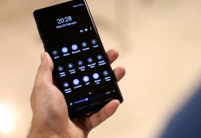 صورة لـ النصائح والحيل والميزات المخفية على Samsung One UI | FEATU-DzTechs