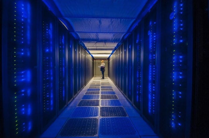 صورة لـ خمسة من أكبر الأشياء المُتوقع حدوثها على نظام Linux في عام 2023 | servers-min-DzTechs