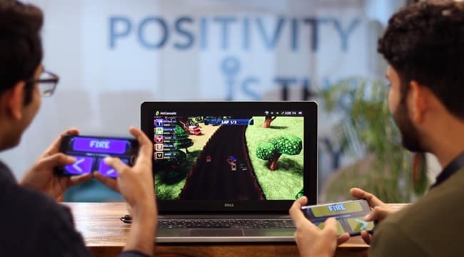 صورة لـ تطبيقات لسد الفجوة بين نظام Windows و هاتف Android | AirConsole_Android-DzTechs