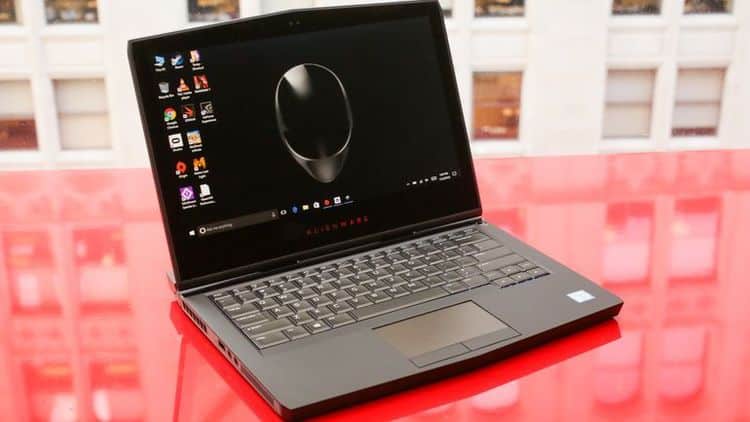 صورة لـ أفضل 5 أجهزة كمبيوتر محمولة مع شاشة OLED لشرائها | oled-laptops-alienware-13-r3-DzTechs