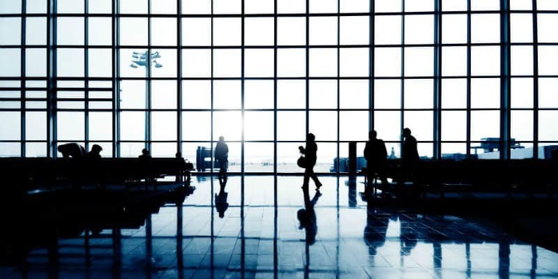 صورة لـ 5 تطبيقات مفيدة لمساعدتك في التعامل مع التوقفات المفاجئة الطويلة أثناء السفر | layover-feature-DzTechs