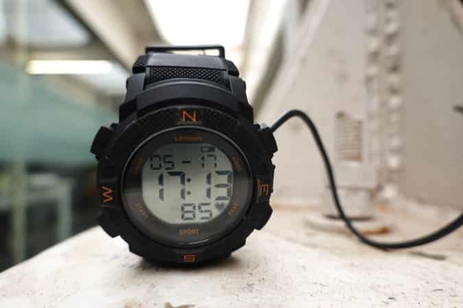 صورة لـ مراجعة Lenovo HX07 Ego Smartwatch – ليست ساعة ذكية | ego-charging-min-DzTechs