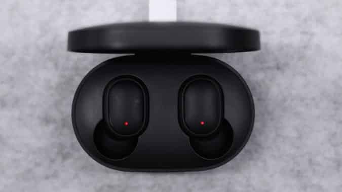 صورة لـ مراجعة لـ Redmi Airdots – سماعات Mi Airdots المحسنة | case-charging-min-DzTechs