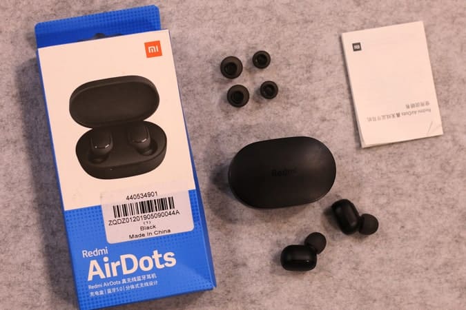 صورة لـ مراجعة لـ Redmi Airdots – سماعات Mi Airdots المحسنة | whats-in-the-box-min-DzTechs