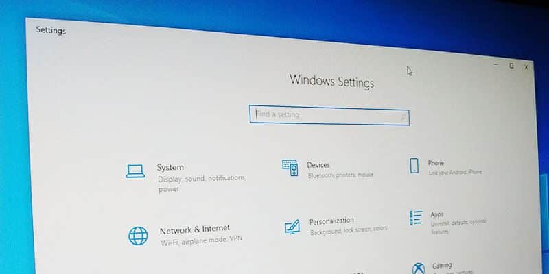 صورة لـ 7 إعدادات يجب عليك تحسينها بعد تثبيت Windows 10 | win10-options-to-manage-featured-800x400-DzTechs