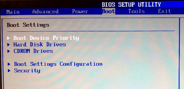 صورة لـ Windows 10 لا يقوم بالتمهيد؟ إصلاحات لتشغيل الكمبيوتر مرة أخرى | 1_windows-10-mac-installer-bios-boot-DzTechs