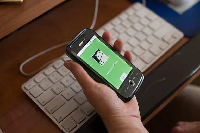 صورة لـ كيفية البدء باستخدام Android Debug Bridge (ADB) | GettyImages-526664072-5bd38b71c9e77c007c0761eb-min-DzTechs