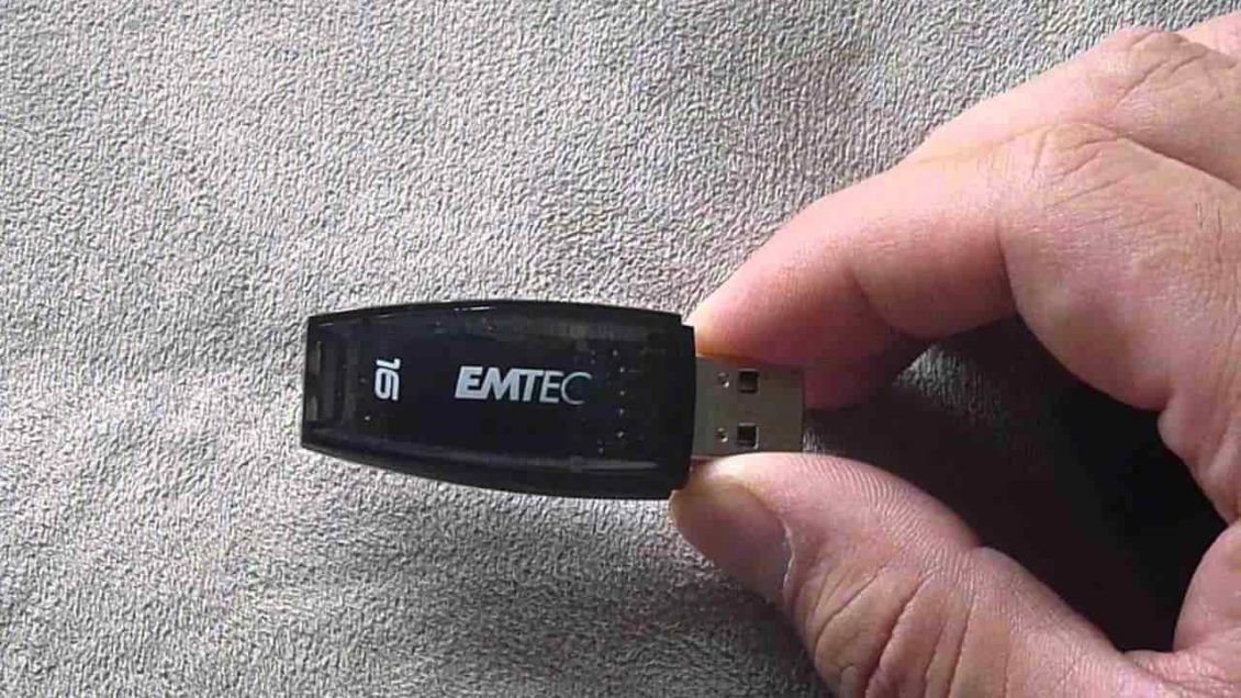 صورة لـ أفضل إستخدامات محرك أقراص فلاش USB التي بالكاد تعرفها | 2_maxresdefault-min-DzTechs