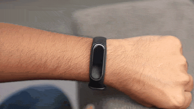 صورة لـ أفضل تطبيقات Mi Band 4 ، وجوه الساعة ونصائح وحيل مميزة | mi-band-sleep-gesture