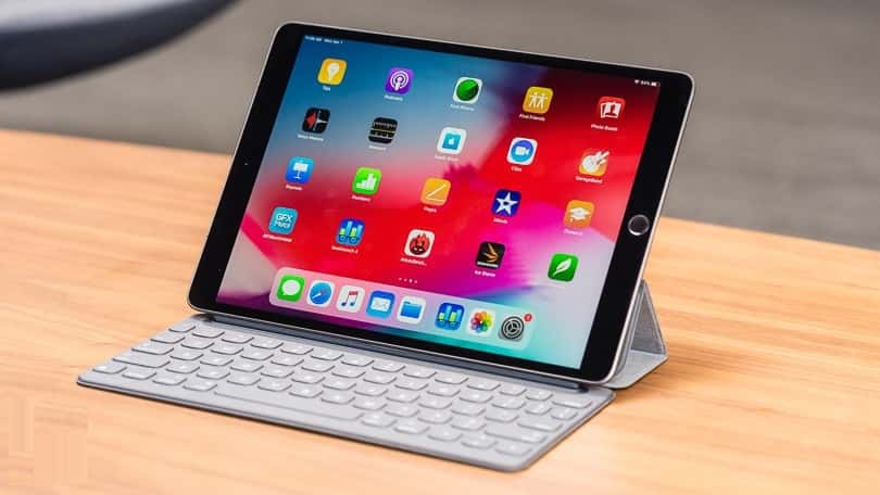 صورة لـ أي جهاز iPad ينبغي أن تشتري؟ اكتشف أفضل جهاز iPad المناسب لك | 639288-keyboard-min-DzTechs