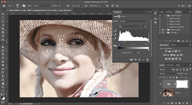 صورة لـ كيفية إزالة الظلال من الصور بطرق بسيطة | adjust-levels-min-DzTechs