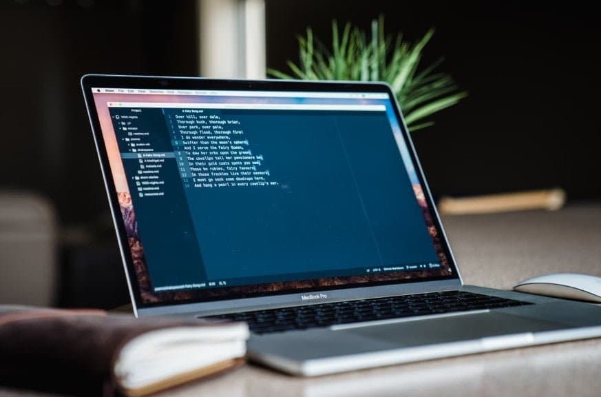 صورة لـ أفضل أدوات مقارنة الملفات للكتاب والمطورين على Mac | Best-Text-Editor-for-Mac-Hero-2-min-DzTechs