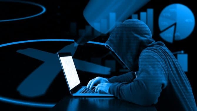 صورة لـ كيف يعمل التصويت الإلكتروني: إيجابياته وسلبياته مع المقارنة مع التصويت الورقي | Electronic-Voting-Hacker-min-DzTechs