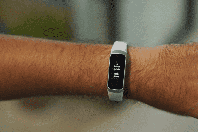 صورة لـ أفضل النصائح والحيل على Samsung Galaxy Fit لاستخدام السوار بفعالية | calendar-widget-galaxy-fit-min-DzTechs