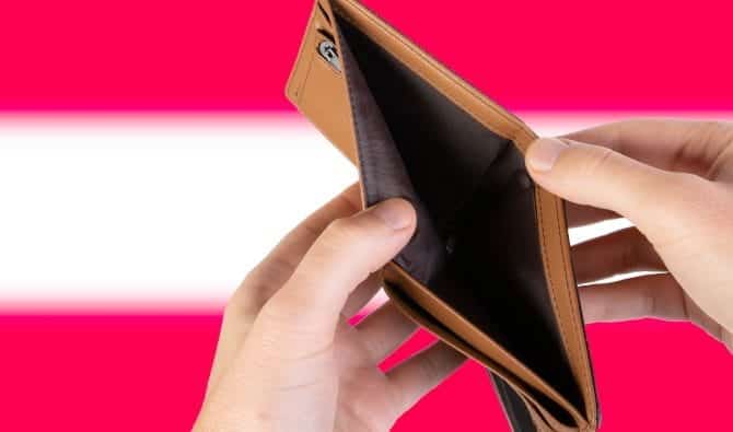 صورة لـ أسباب للتوقف عن شراء الألعاب على Steam | empty-wallet-670x395-min-DzTechs