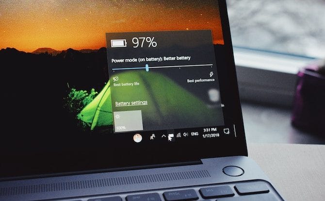 صورة لـ كيفية إصلاح الوقت المتبقي الخاطئ للبطارية على الكمبيوتر المحمول بنظام Windows 10 | laptop-on-battery-670x414-min-DzTechs