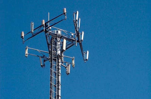 صورة لـ ما هي مخاطر الأمان المتعلقة بشبكة الجيل الخامس والتي تحتاج إلى معرفتها | celltower-OHbJaFfs-DzTechs