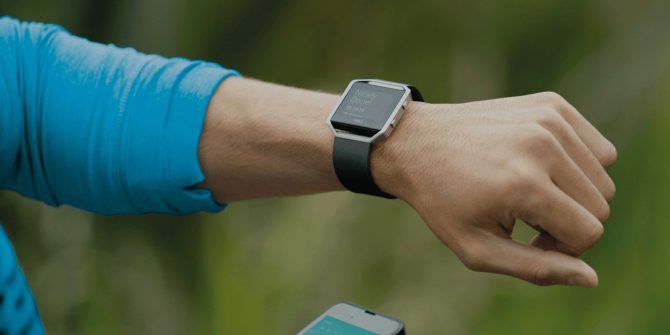صورة لـ Google ستخزن البيانات الطبية في السحابة: هل هذا جيد أم سيء؟ | fitbit-blackfriday-670x335-min-DzTechs