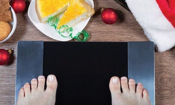 صورة لـ كيفية تجنب زيادة الوزن خلال موسم العطلات (مع الحفاظ على الاستمتاع) | slideshow-avoid-holiday-weight-gain-min-DzTechs