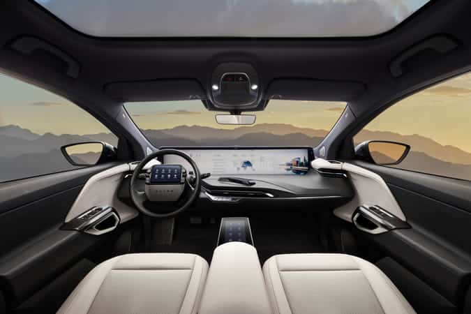 صورة لـ أفضل التقنيات التي تم الكشف عنها في CES 2020 | byton_electric_vehicle_passenger_view-NOA61Jfs-DzTechs