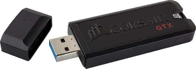 صورة لـ أي نظام ملفات الـ Mac هو الأفضل لمحرك أقراص خارجي؟ | fastest_usb_flash_drive_corsair_flash_voyager_gtx-nGQkZFfs-DzTechs