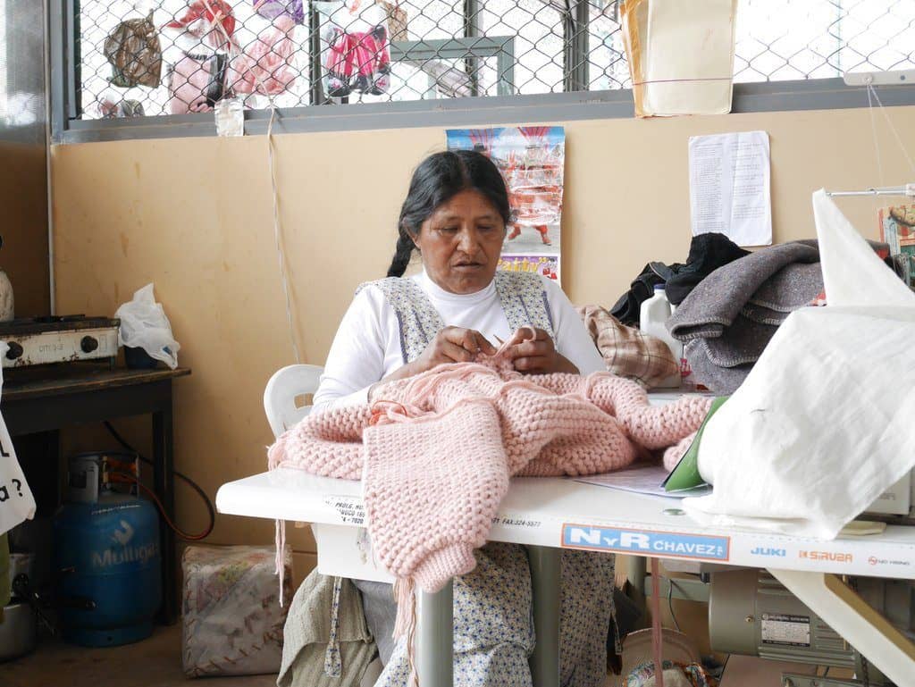 صورة لـ أفضل مواقع الويب لإيجاد بدائل أخلاقية للمنتجات التكنولوجية والأزياء والعلامات التجارية غير العادلة | Carcel_Fashion_Produced_With_Prison_Labor_Exploitation_or_Ethical_Business_Model_1024x769-DClexKfs-DzTechs