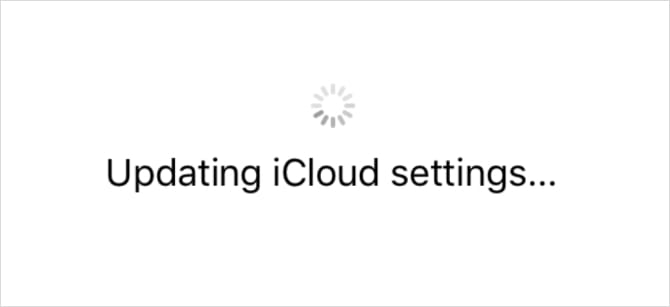 صورة لـ مشاكل iCloud الشائعة (وكيفية إصلاحها على iPhone أو iPad) | Updating_iCloud_Settings_screen-yKhmeJfs-DzTechs