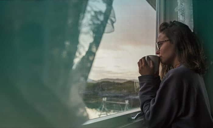 صورة لـ أفضل الطرق المبتكرة للبقاء إيجابيًا أثناء العزل الذاتي | 1920-JzhuMSfs-DzTechs