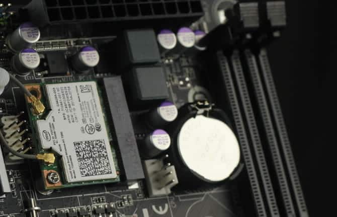 صورة لـ كيفية إنشاء جهاز كمبيوتر يعمل بنظام Android رخيص مع بعض الأجزاء الرخيصة | muo_tech_explained_motherboard_battery_cr2032-qGOmySfs-DzTechs