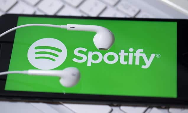 صورة لـ كيفية الاستماع إلى Spotify في نفس الوقت مع شخص آخر | 24646660_0_image_a_5_1581508281401-oyGfpYfs-DzTechs