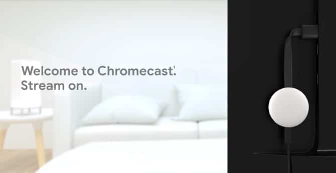 صورة لـ كيفية عكس شاشة iPhone أو iPad على جهاز التلفزيون | Chromecast_plugged_into_the_back_of_a_TV-Y3aAwWfs-DzTechs