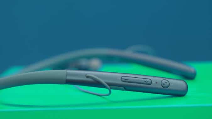 صورة لـ مراجعة السماعات اللاسلكية Zebronics Zeb-Soul التي توضع حول الرقبة – هل تستحق الشراء؟ | buttons-k90A7Mfs-DzTechs