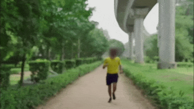 صورة لـ أفضل التطبيقات لطمس الوجوه وتعتيمها في الصور ومقاطع الفيديو لـ Android و iOS | ezgif.com-optimize-1-DzTechs