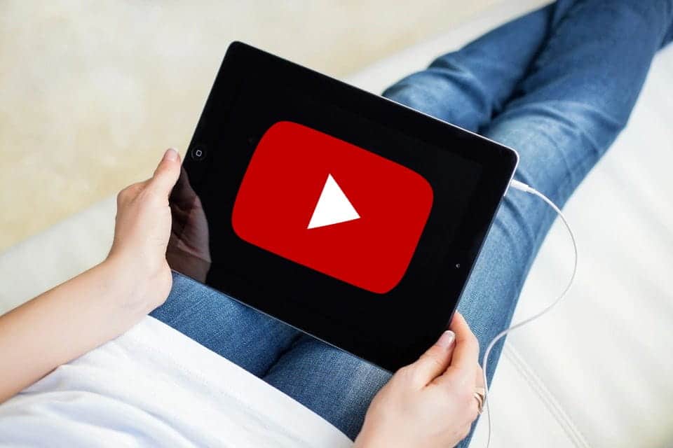 صورة لـ ما مقدار البيانات الخلوية التي يستهلكها YouTube؟ | shutterstock_393295279-INgjmNfs-DzTechs